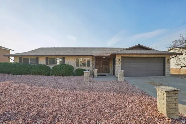 578 Lakeview Way E, Farmington, UT 84025