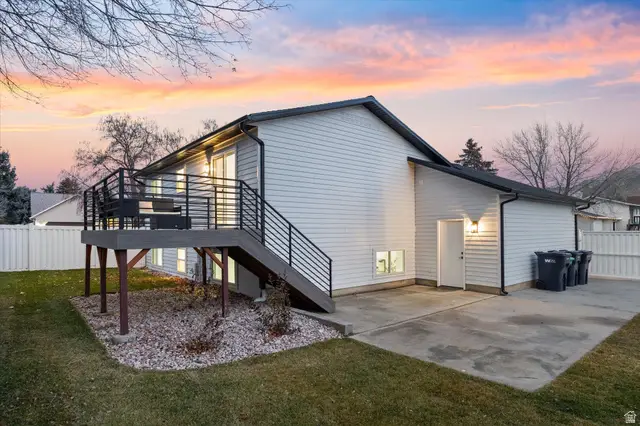 11446 S Sandy Creek Dr E, Sandy, UT 84094 - Image #3