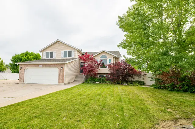 3951 W Baltimore Cir S, Syracuse, UT 84075 - Image #2