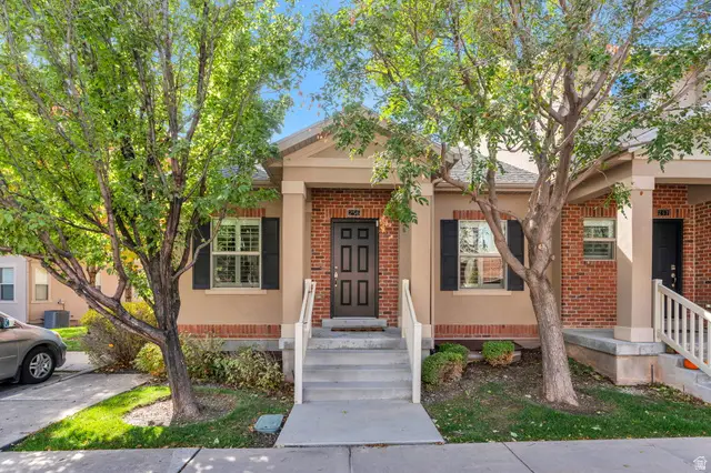 256 E Backhand Ln, Lehi, UT 84043 - Image #2