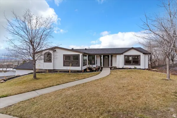 371 E Cynthia Way S, North Salt Lake, UT 84054