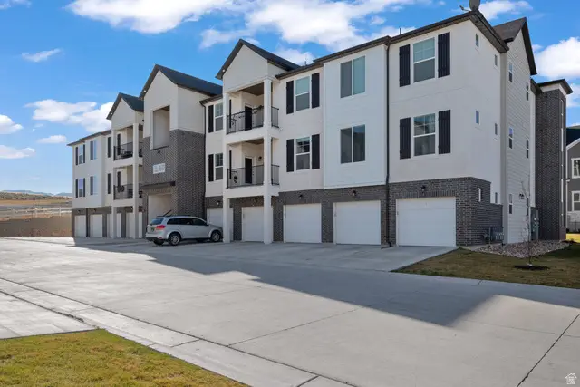 753 N Favreau Ln #U203, Saratoga Springs, UT 84045 - Image #3