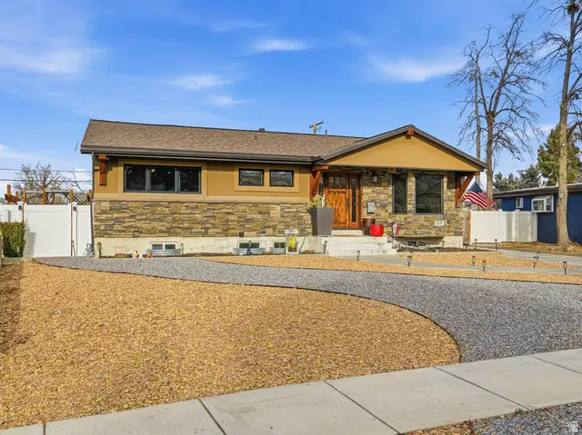 2117 E Rolling Knolls Way, Cottonwood Heights, UT 84121 - Image #2