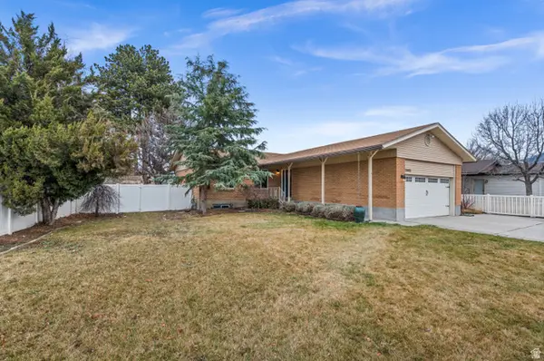 1065 E Fallbrook Way, Sandy, UT 84094