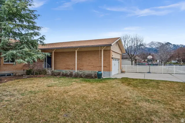 1065 E Fallbrook Way, Sandy, UT 84094 - Image #3
