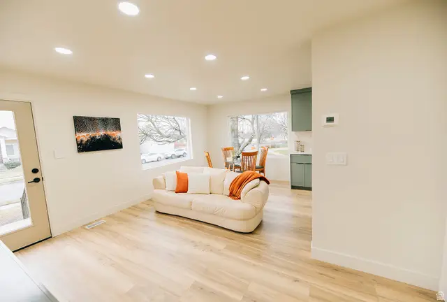 345 E 600 S, Centerville, UT 84014 - Image #2