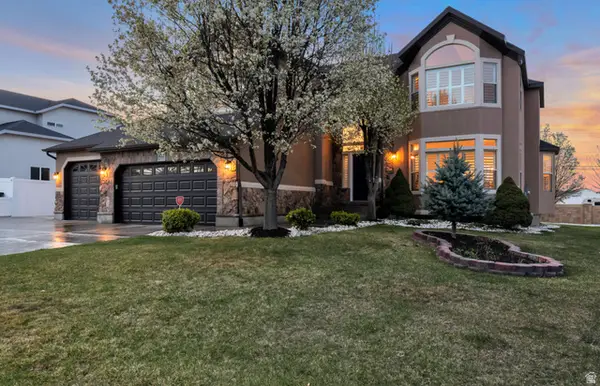 4222 W Chestnut View Dr Dr, South Jordan, UT 84009