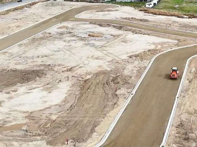 3644 W Collingwood Dr S #202, Taylor, UT 84401 - Image #2