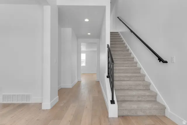 578 N Briarwood Ln, Lindon, UT 84042 - #3