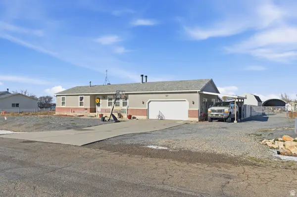 1955 S Stoney Mountain Dr, Lake Point, UT 84074