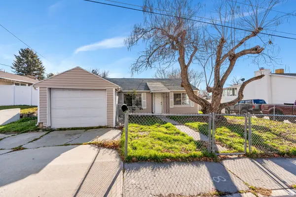 240 Grove Dr, Pleasant Grove, UT 84062