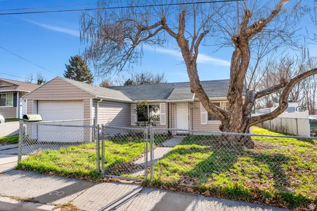 240 Grove Dr, Pleasant Grove, UT 84062 - Image #2