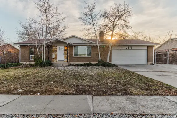 2571 W Surrey Rd, Taylorsville, UT 84129