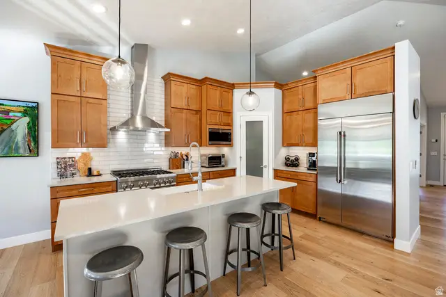 1562 E Lone Peak Dr, Holladay, UT 84117 - Image #2