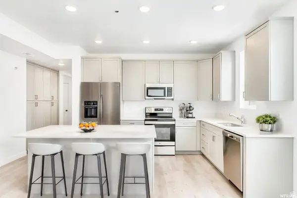 5249 W Reventon Dr S #204, South Jordan, UT 84009