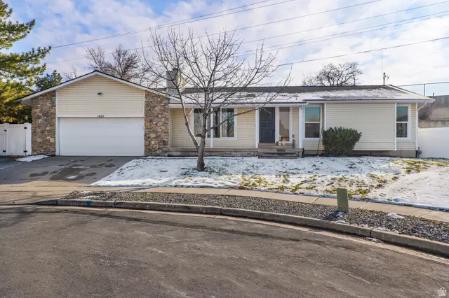 1492 E Sandy Dr, Sandy, UT 84093 - Image #2