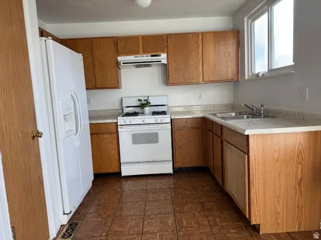 3718 S Bronco Cir, Magna, UT 84044 - Image #3