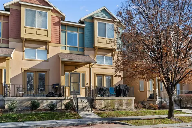 810 N Farmington Xing, Farmington, UT 84025 - Image #1