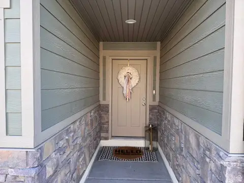 540 E Quail Ln, Layton, UT 84041 - Image #2