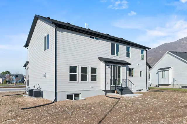 2237 E Parkside Cir S, South Ogden, UT 84403 - Image #2