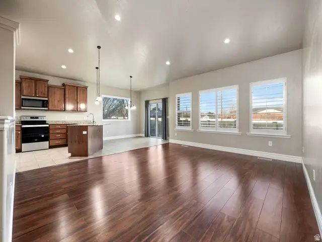 3428 W Chatel Dr S, Riverton, UT 84065 - Image #3