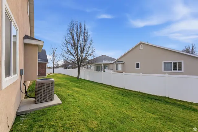 2303 Garden Ln, Layton, UT 84041 - Image #3