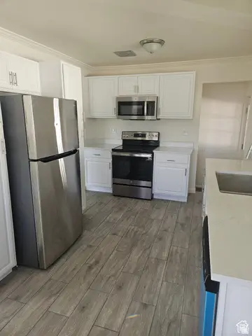 956 E Sego Lily Dr, Sandy, UT 84094 - Image #3