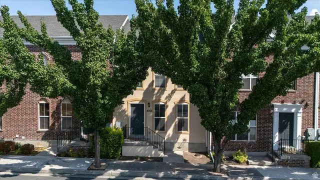 4753 S Falkirk Dr W, Murray, UT 84107 - Image #2