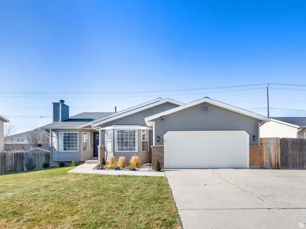 11062 S Sandy Dunes Dr E, Sandy, UT 84094