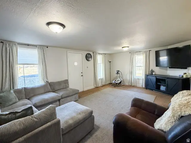130 E Center St, Henefer, UT 84033 - Image #3