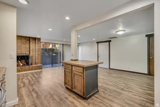 8136 S Cottonwood Cir, Sandy, UT 84094 - Image #3