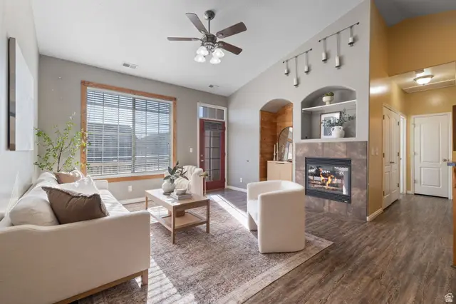 1102 W Kensington Dr, North Salt Lake, UT 84054 - Image #2