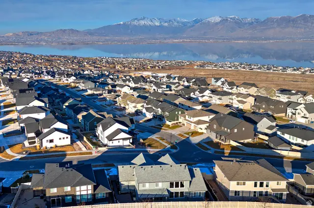 423 W Red Wolf Dr, Saratoga Springs, UT 84045 - Image #2