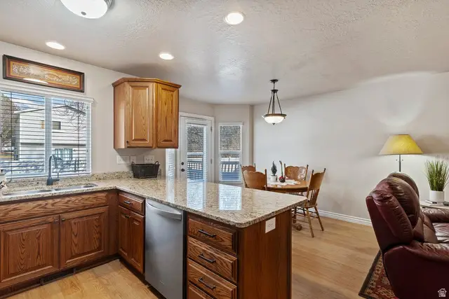 679 S Clearwater Dr, Layton, UT 84041 - Image #3