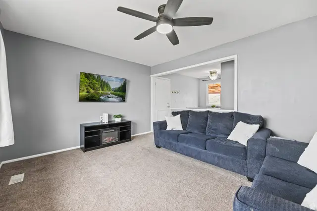 4331 W Sun Dr, Kearns, UT 84118 - Image #3