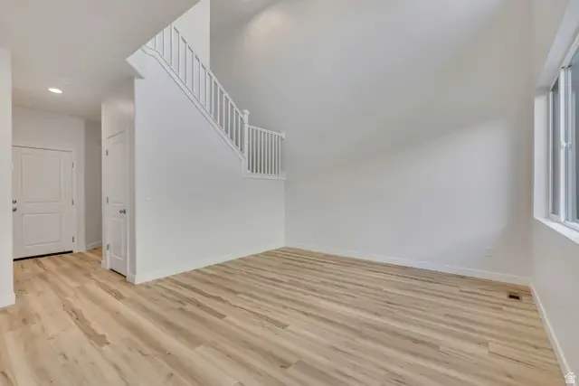 6880 S Survey Peak Lane #303, West Jordan, UT 84081 - Image #3