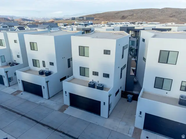 756 W Sapphire Ln, Saint George, UT 84790 - Image #1