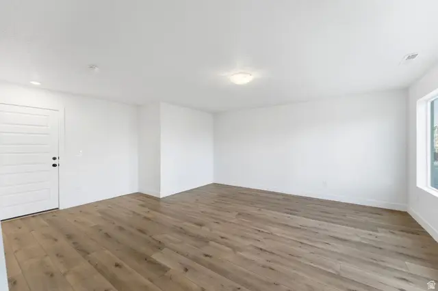 138 Chambord Ct E, Sandy, UT 84070 - Image #3