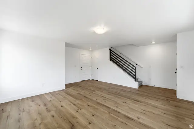 144 Chambord Ct E, Sandy, UT 84070 - Image #3