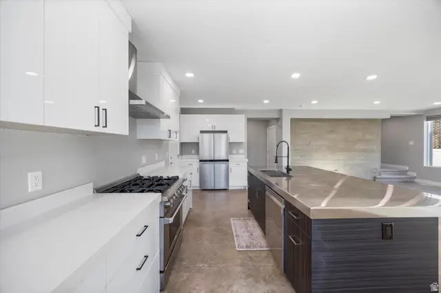 7045 S 300 E, Midvale, UT 84047 - Image #2