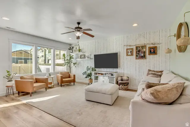 1237 N Silvercrest Dr, Saratoga Springs, UT 84045 - Image #2