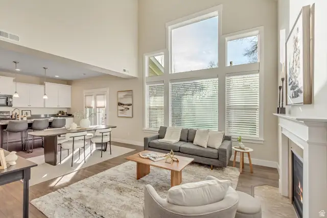 7956 S Farm House Ln, Midvale, UT 84047 - Image #2