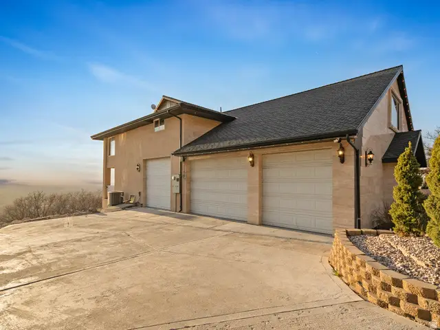 5758 S Wasatch Blvd, Holladay, UT 84121 - #3