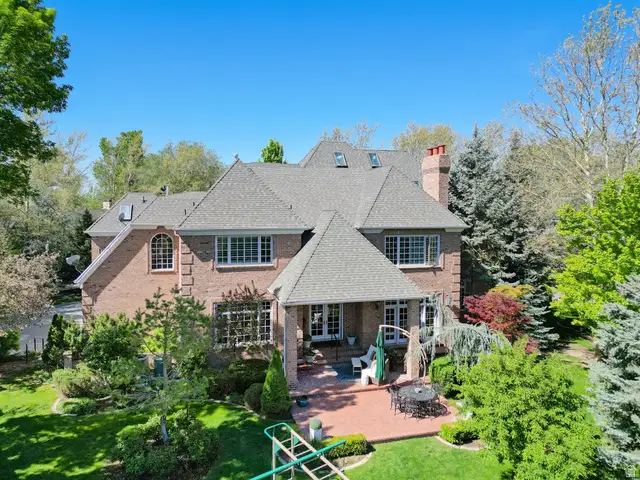 2051 E Normandywoods Ct, Holladay, UT 84117 - Image #3