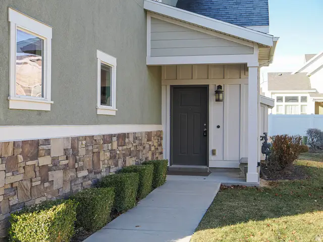 12738 S Park Run Ct W, Riverton, UT 84065 - Image #2