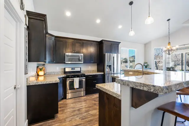 405 Vela Ct, Tooele, UT 84074 - Image #2