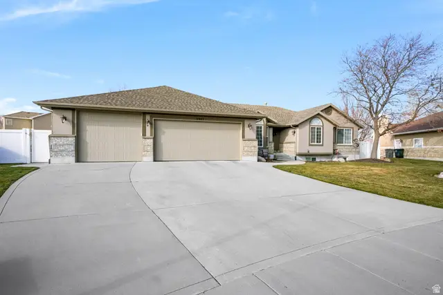 3062 W Memorial Cir, South Jordan, UT 84095 - Image #2