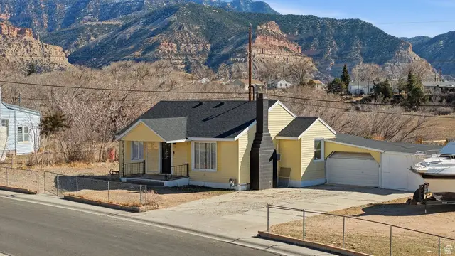 148 S Grassy Trail Dr, East Carbon, UT 84520 - #3