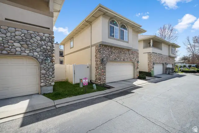 7819 S Spruce Tree Ln, Sandy, UT 84094 - #3