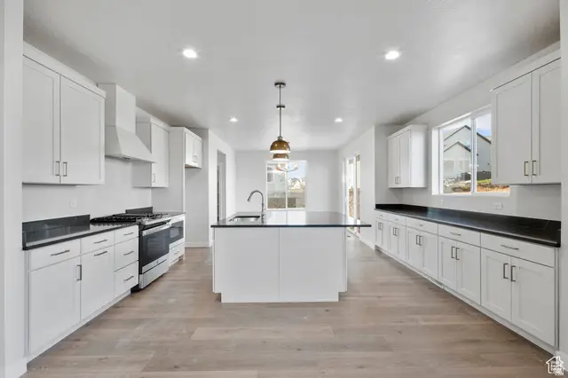 6961 W Farnsworth Peak Ln S, West Jordan, UT 84081 - Image #3